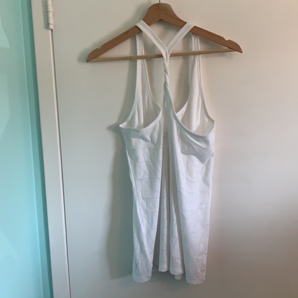 Old Navy Active Semi-fitted twisted racer back - Picture 4 of 4